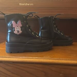 Like new kids H&M black Minnie Mouse boots, Size 1